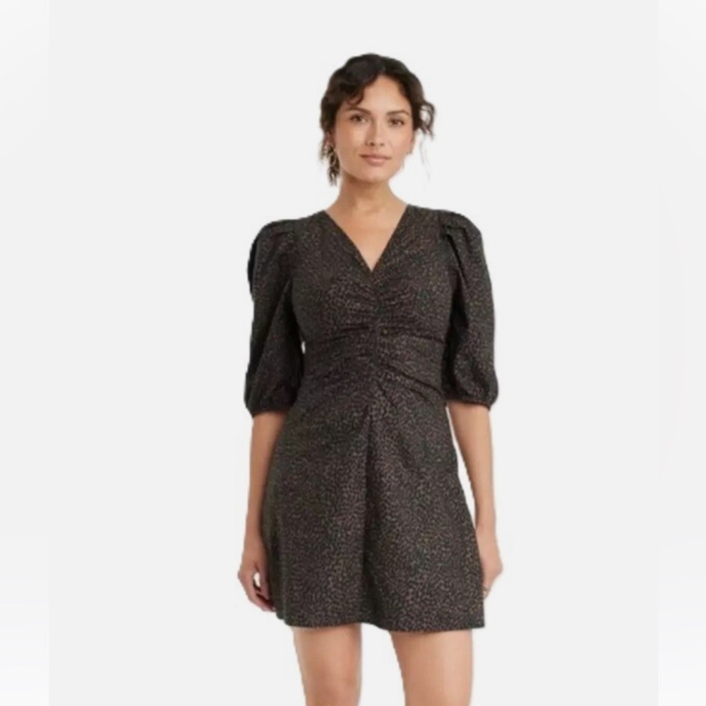 Elegant Black Dress with Puff Sleeves